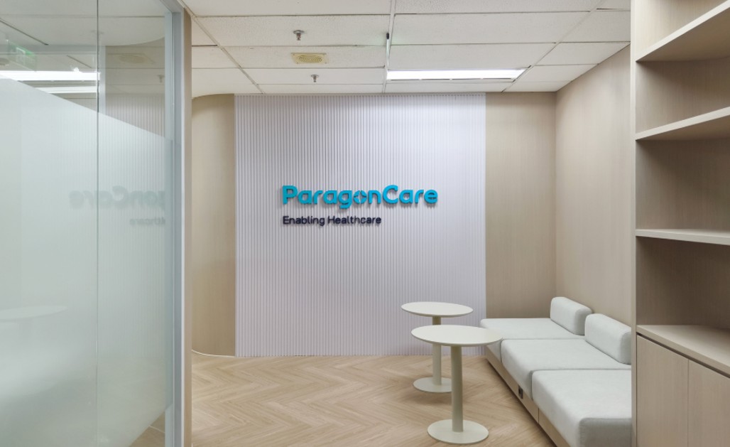 Desain Interior Kantor ParagonCare: Memaksimalkan Ruang Terbatas